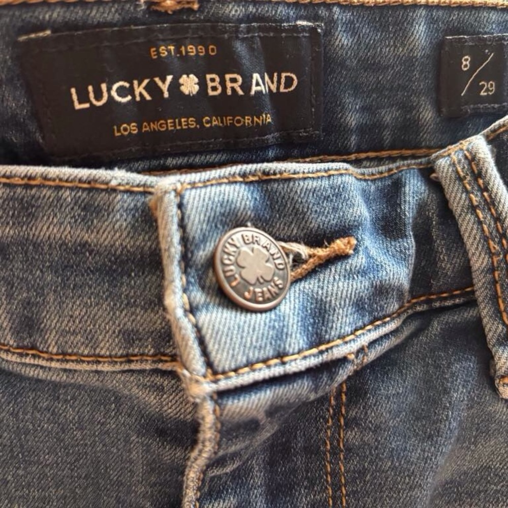 SPECIAL 2/30$
Lucky Brand Blue Denim Jeans